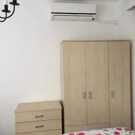 Cozy Flat In The Heart Of בית נופש